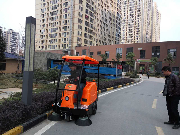 襄陽(yáng)哪里有賣掃地車的？